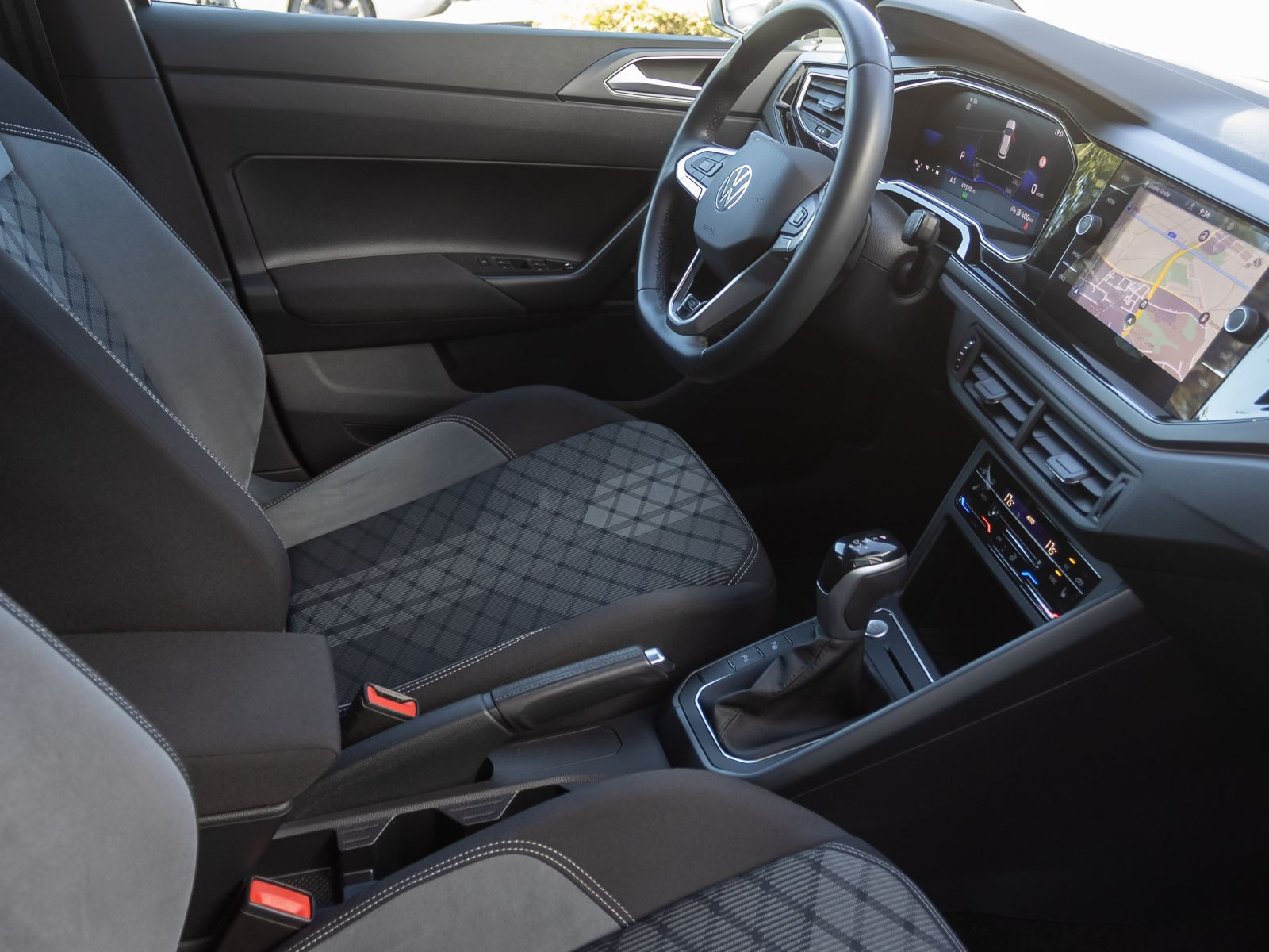 Volkswagen Polo 1.0 TSI DSG R-Line, Navi, LED-Matrix, Rückfahrkamera, App-Connect