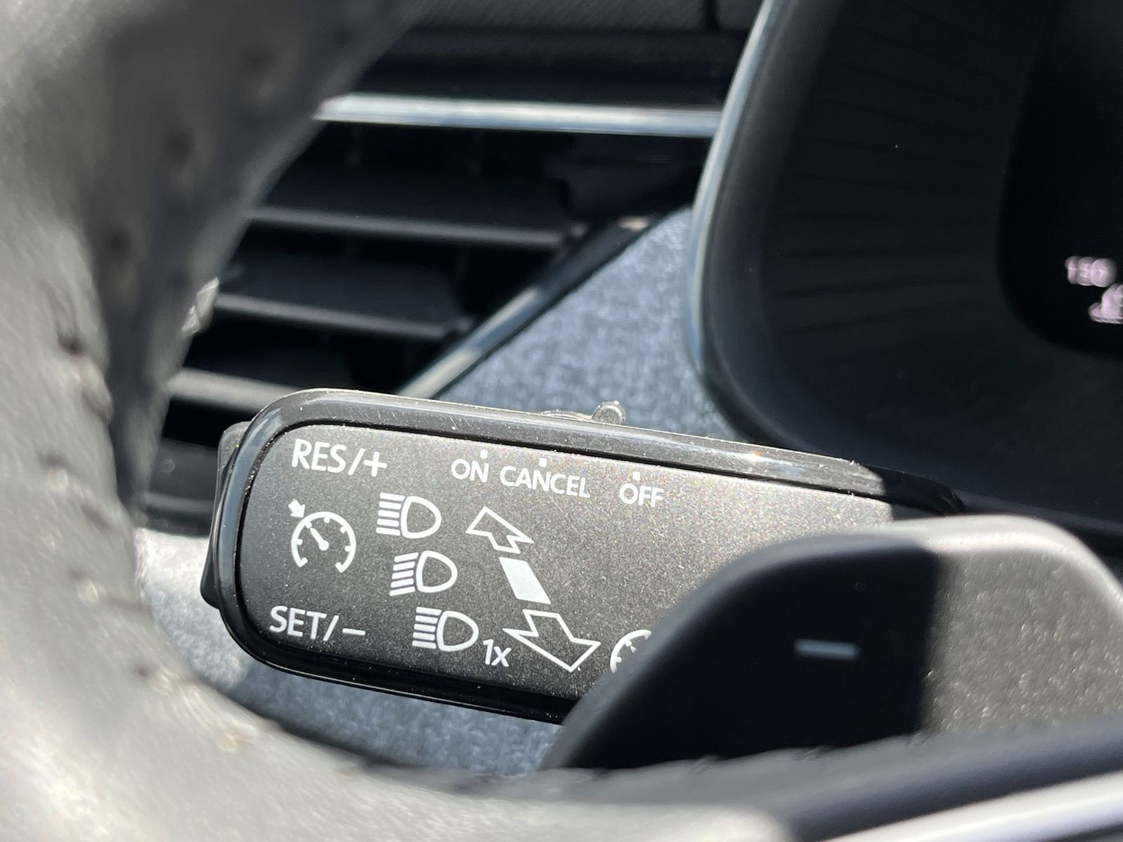 Skoda Kamiq Drive 1.0 TSI DSG LED EPH AHK Sitzhzg