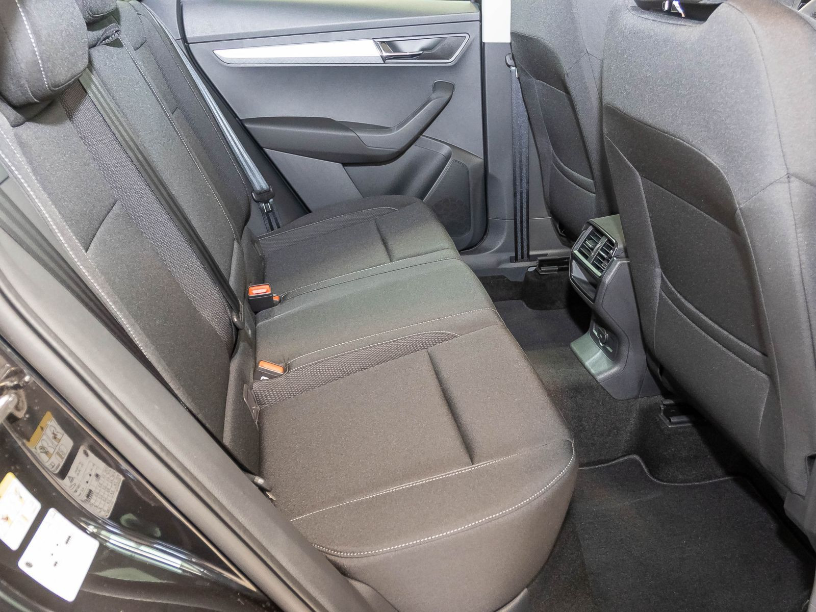 Skoda Karoq Tour 2,0 TDI DSG ACC AHK RFK NAVI KESSY