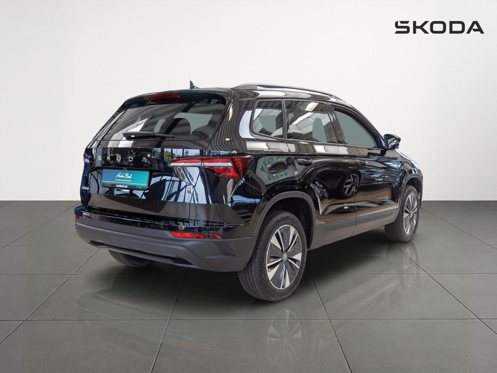 Skoda Karoq Tour 2,0 TDI DSG ACC AHK RFK NAVI KESSY
