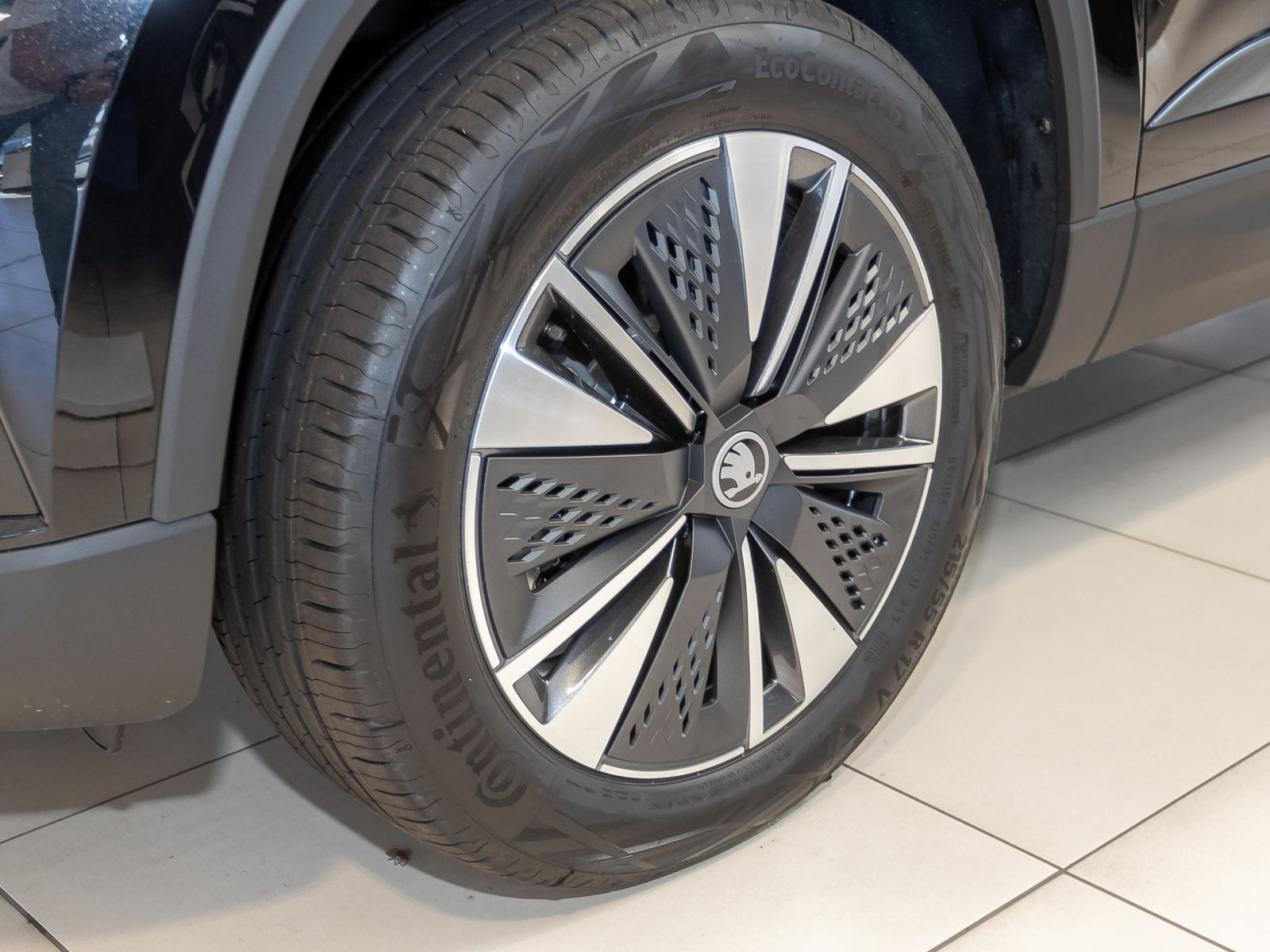 Skoda Karoq Tour 2,0 TDI DSG ACC AHK RFK NAVI KESSY
