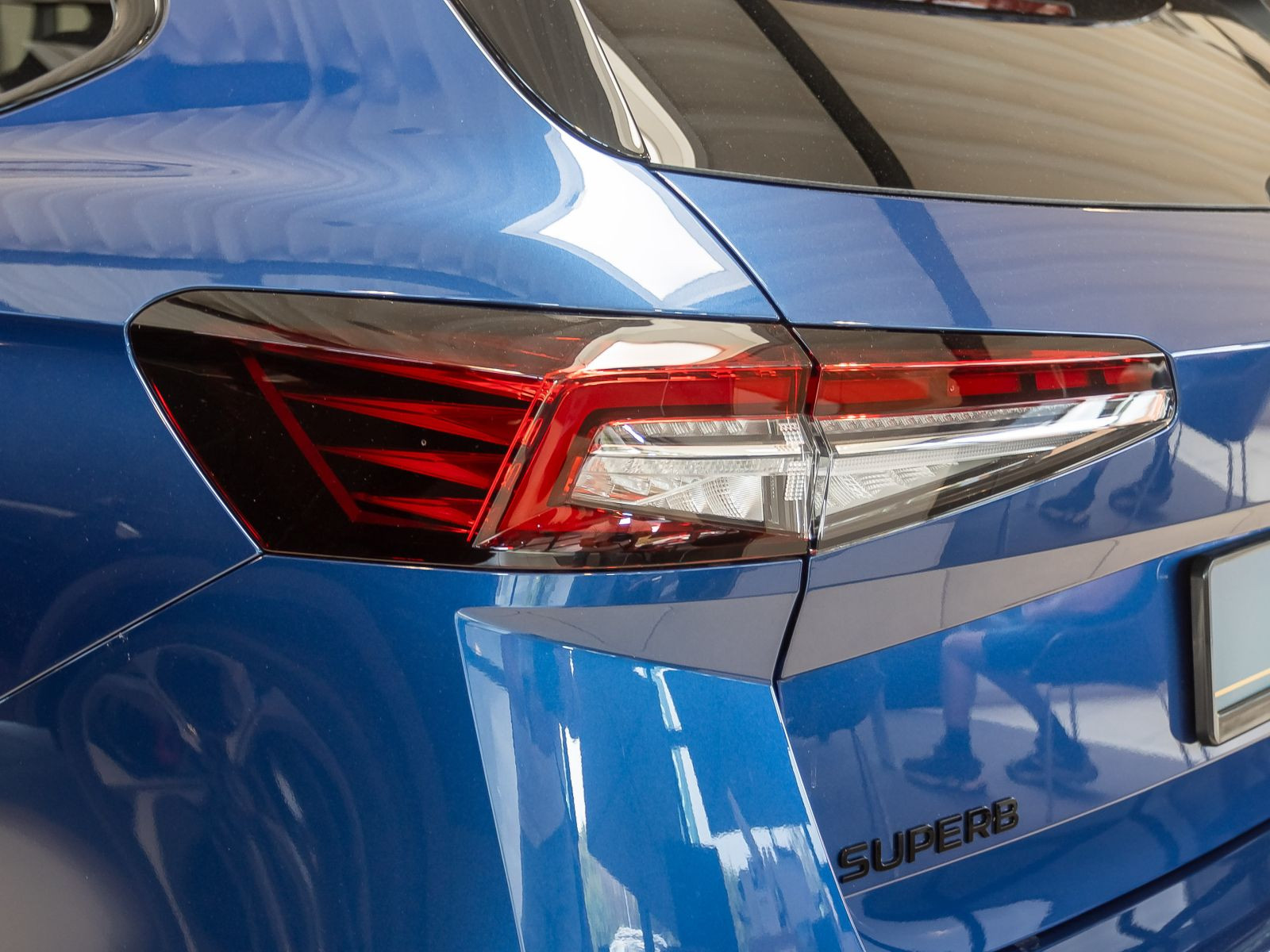 Skoda Superb Combi Sportline 1,5 TSI iV DSG ACC AHK LED