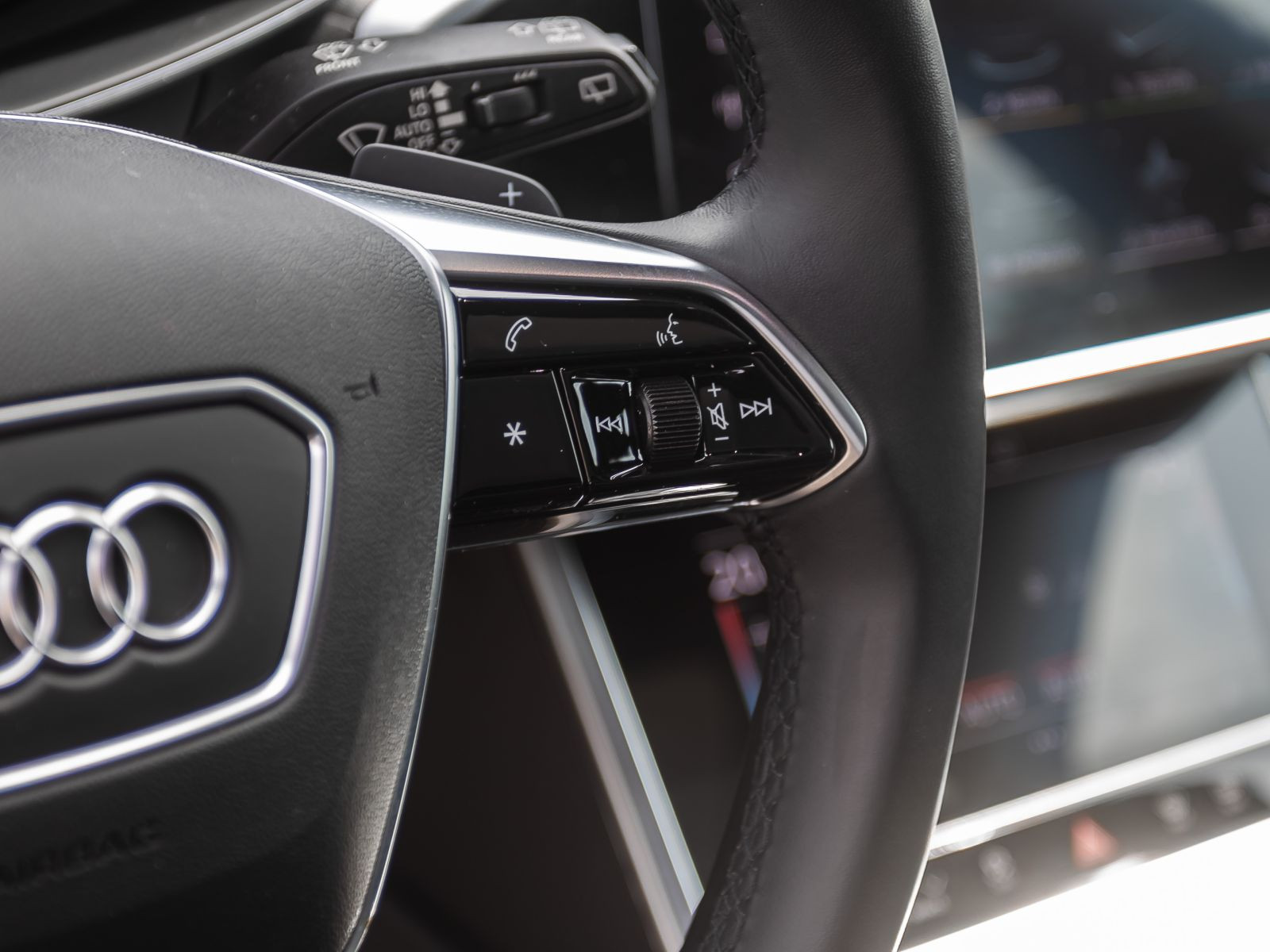 Audi A6 Avant S line 40TDI qu Stronic ACC Matrix Pano