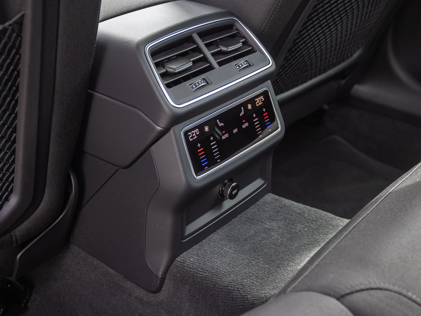 Audi A6 Avant S line 40TDI qu Stronic ACC Matrix Pano