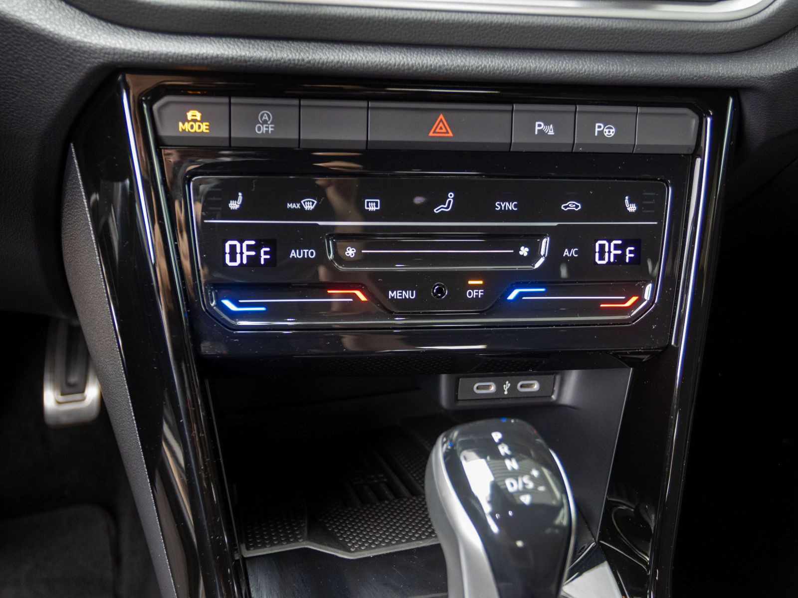 Volkswagen T-ROC 1.5 TSI DSG R-Line, AHK, Navi, LED-Plus, Rückfahrkamera, App-Connect
