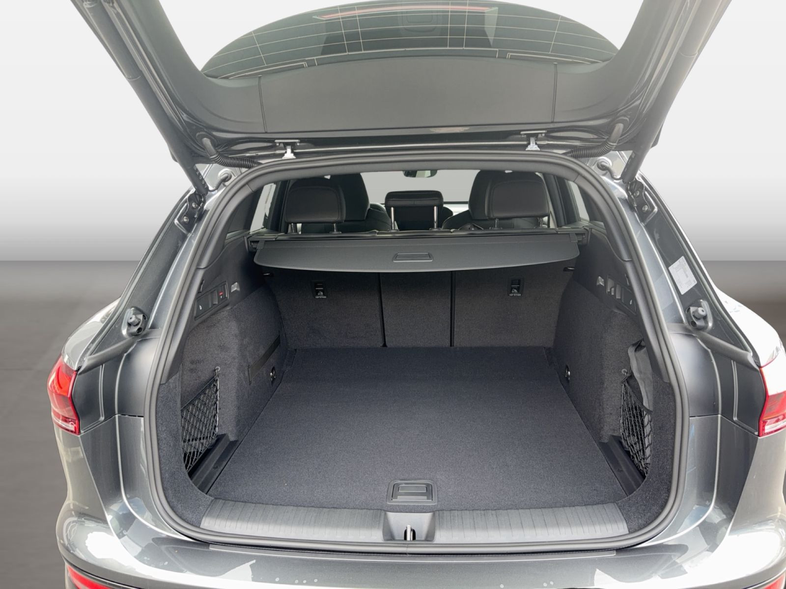 Audi Q6 e-tron SUV S line e-tron perform. Pano / HuD/ 21" / AHK/ TechPlus