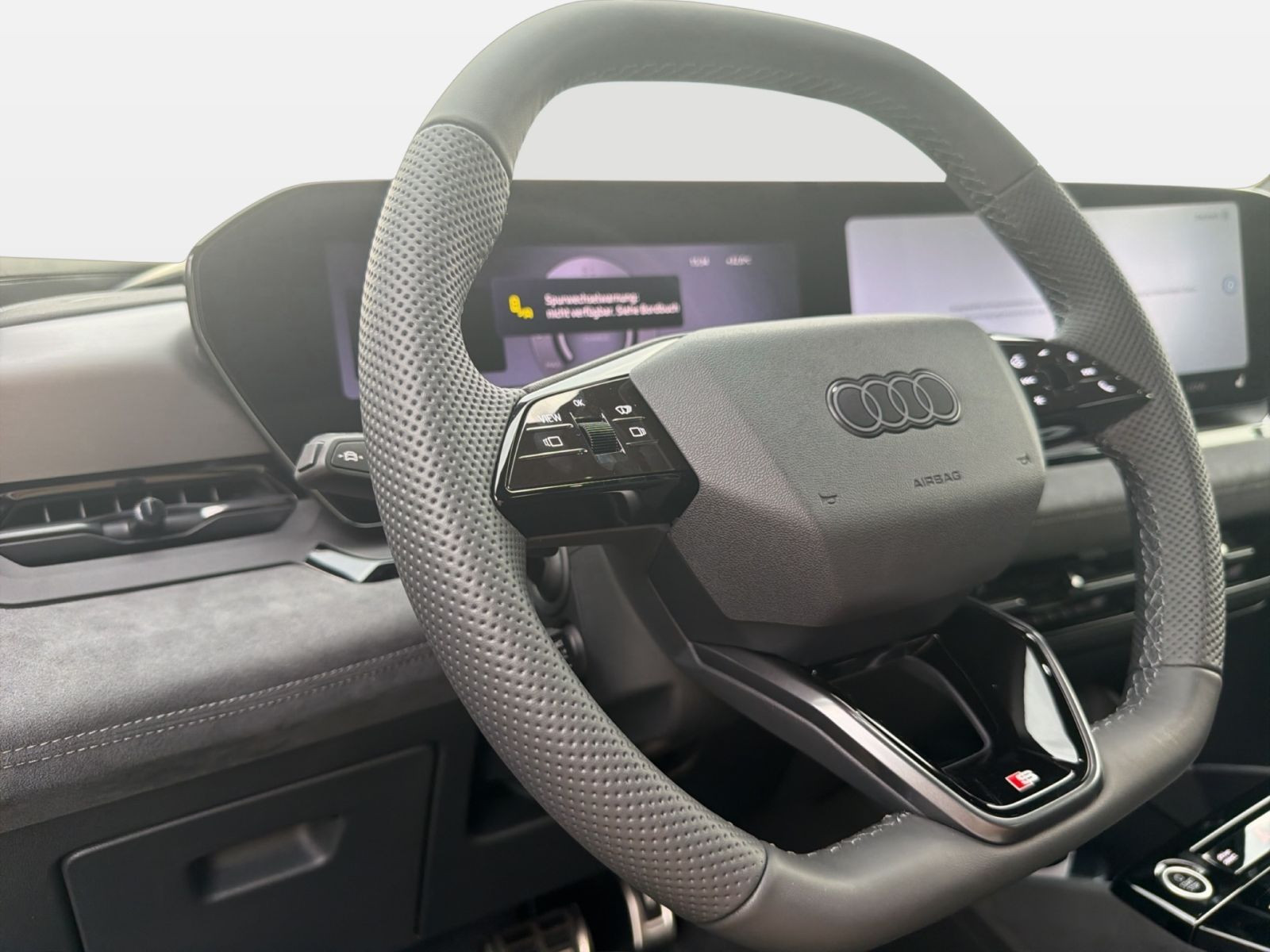 Audi Q6 e-tron SUV S line e-tron perform. Pano / HuD/ 21" / AHK/ TechPlus