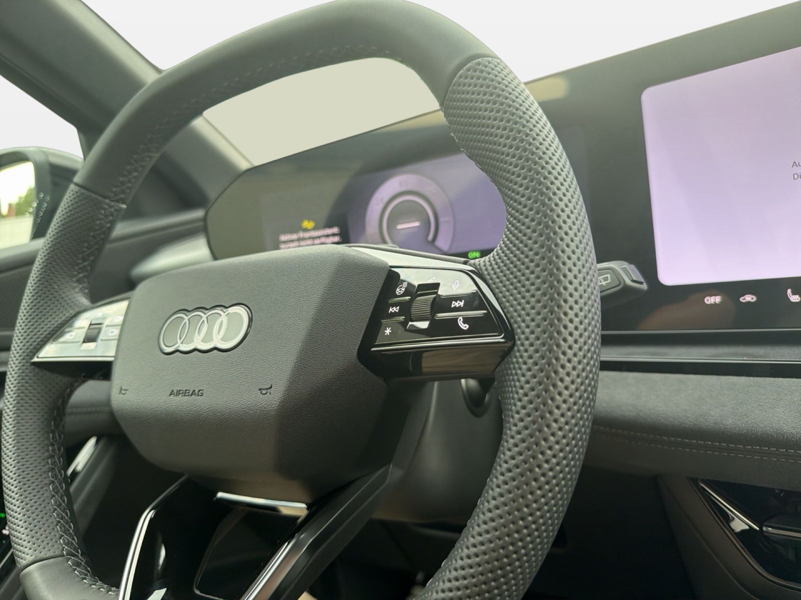 Audi Q6 e-tron SUV S line e-tron perform. Pano / HuD/ 21" / AHK/ TechPlus
