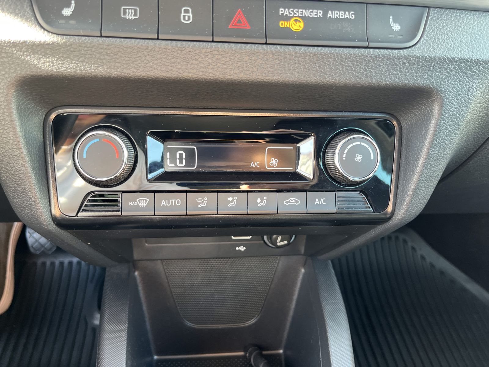 Skoda Fabia Combi Ambition 1.0 TSI Navi Carplay Sitzhzg