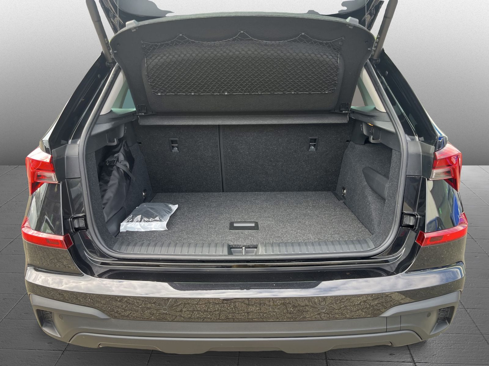 Skoda Kamiq Tour 1.5 TSI DSG Navi ACC LED RFK Carplay