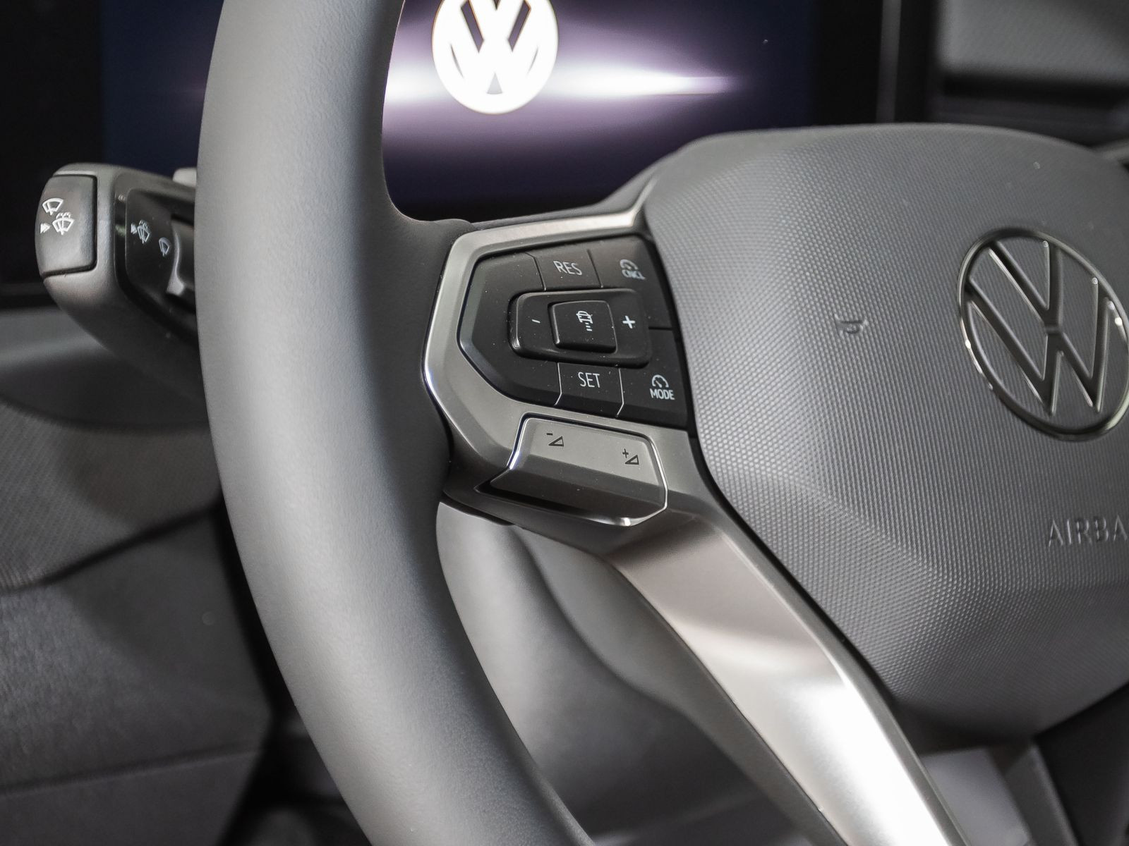 Volkswagen T-Roc Life 1.5 eTSI DSG LED ACC EPH CarPlay