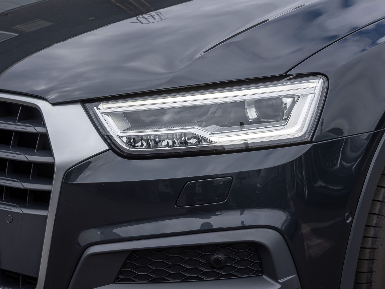 Audi Q3 Design 2.0TFSI qu Stronic Navi LED EPH GRA