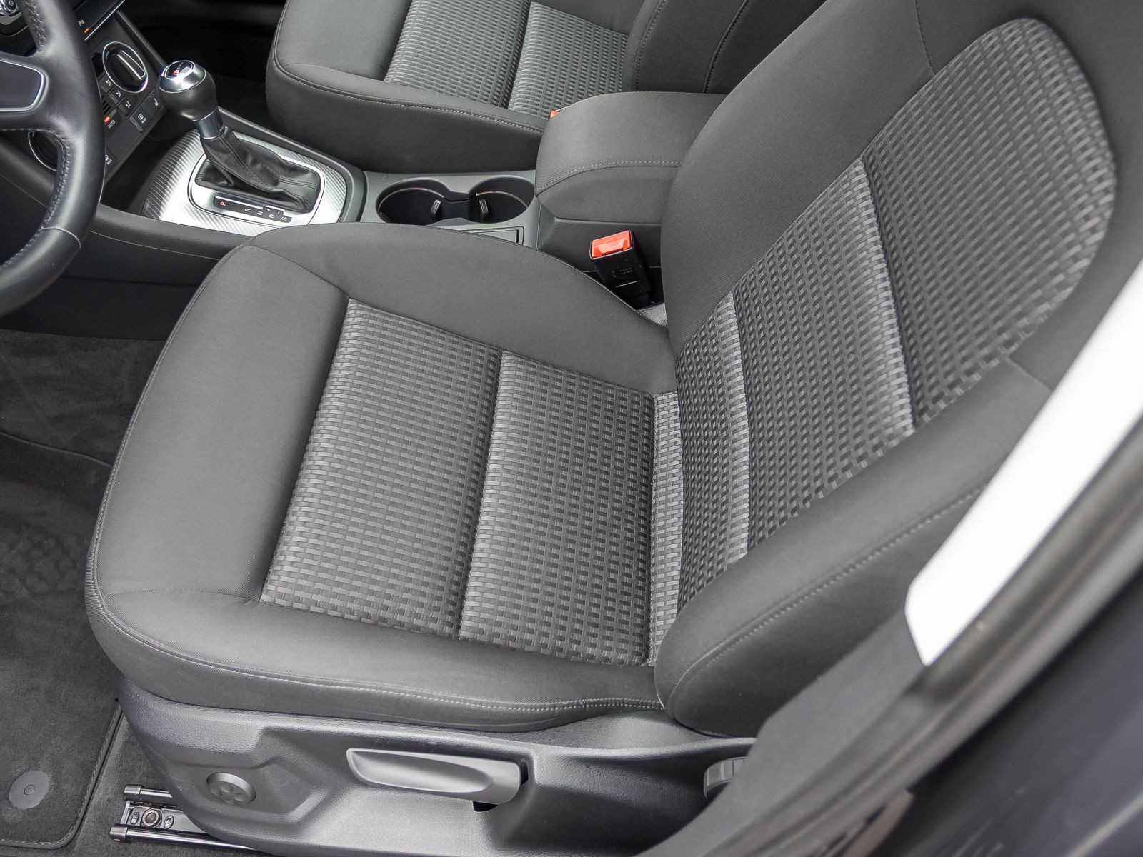Audi Q3 Design 2.0TFSI qu Stronic Navi LED EPH GRA