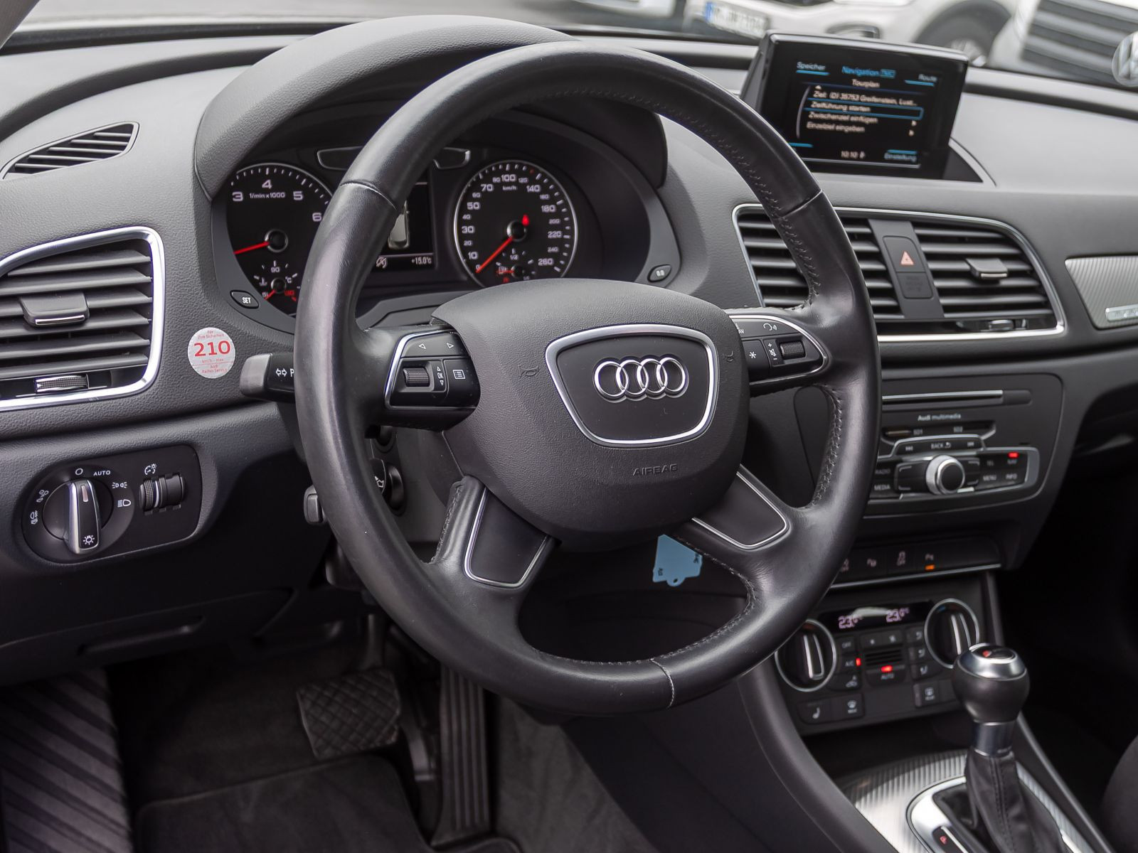 Audi Q3 Design 2.0TFSI qu Stronic Navi LED EPH GRA