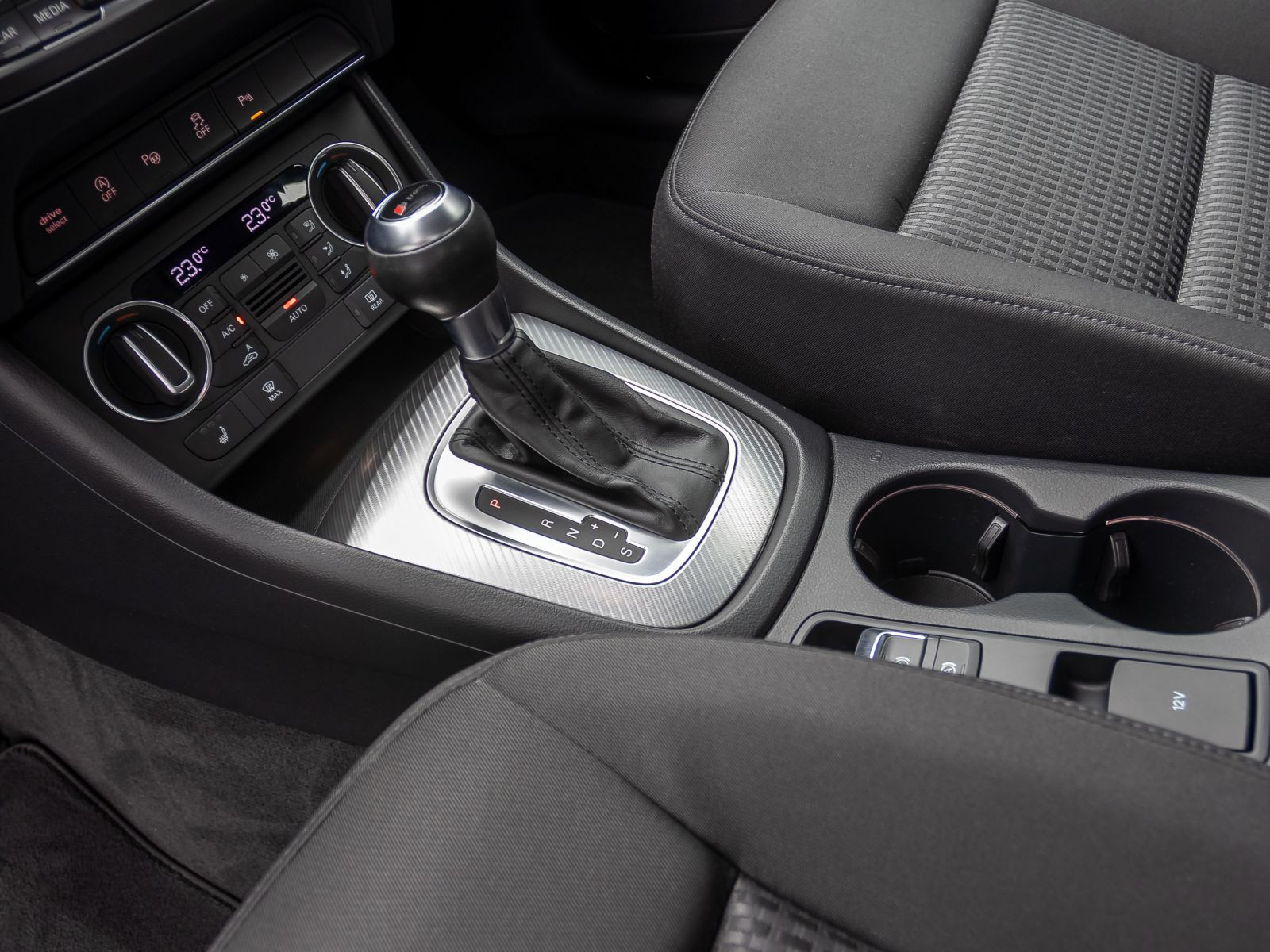 Audi Q3 Design 2.0TFSI qu Stronic Navi LED EPH GRA