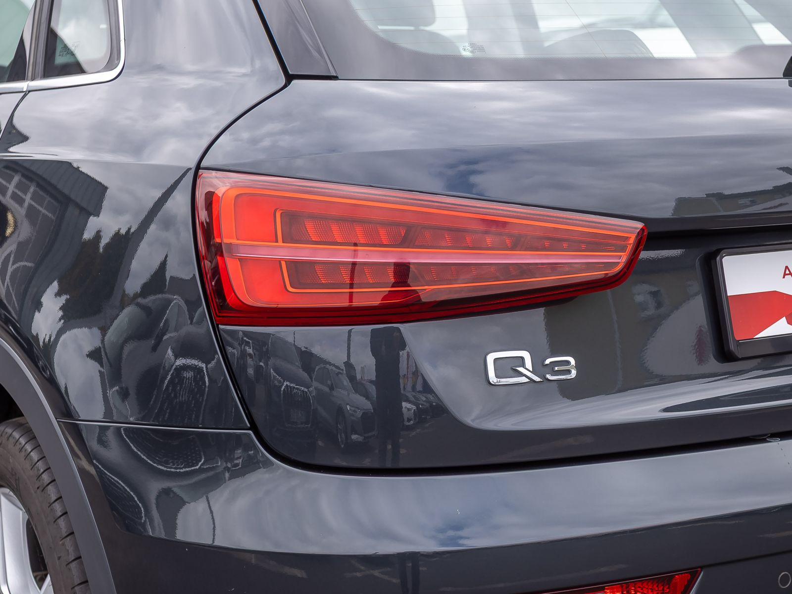Audi Q3 Design 2.0TFSI qu Stronic Navi LED EPH GRA