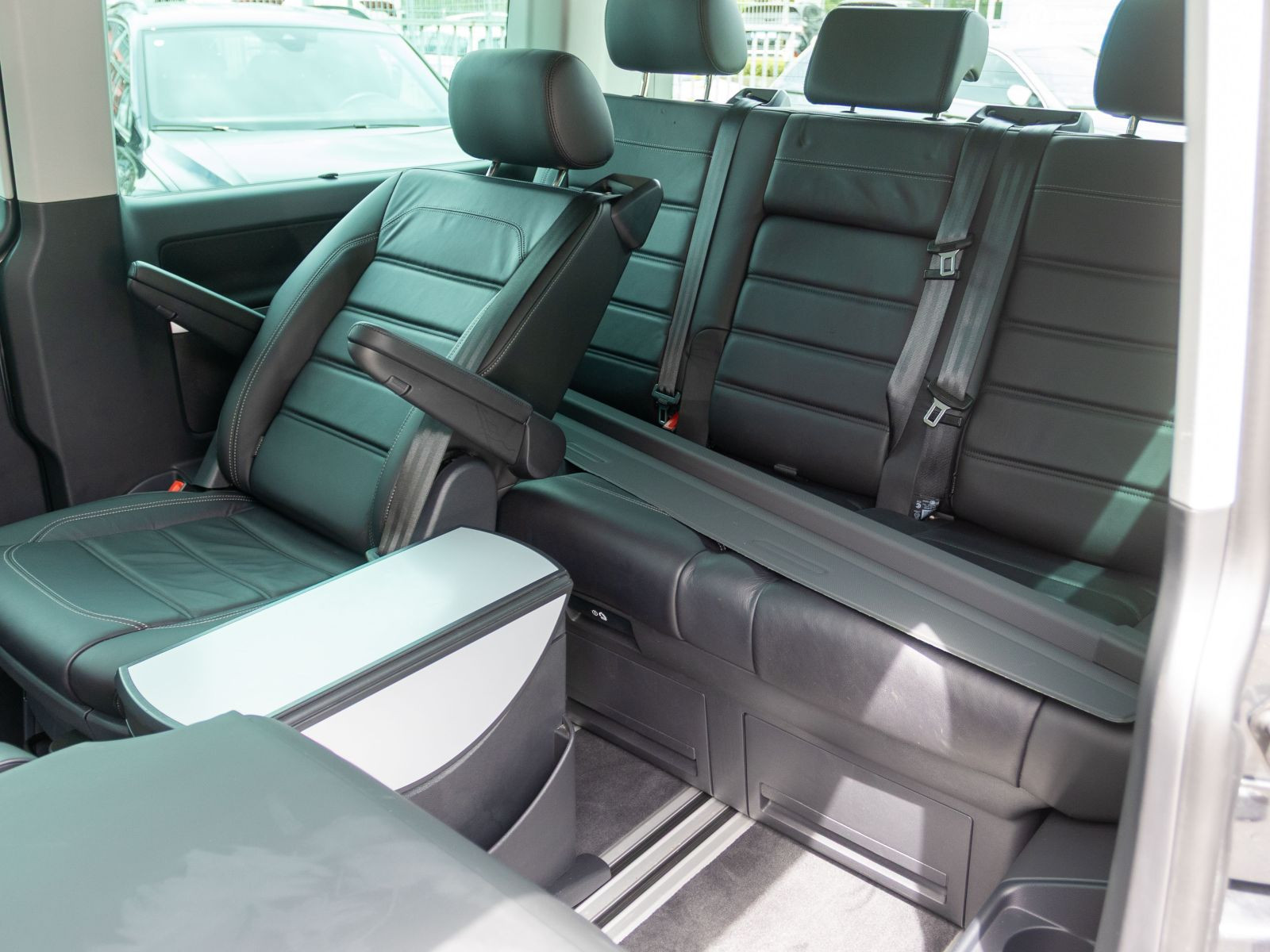 Volkswagen T6.1 Multivan 2.0 TDI DSG 4Motion Comfortline, AHK, Navi, Standheizung, LED