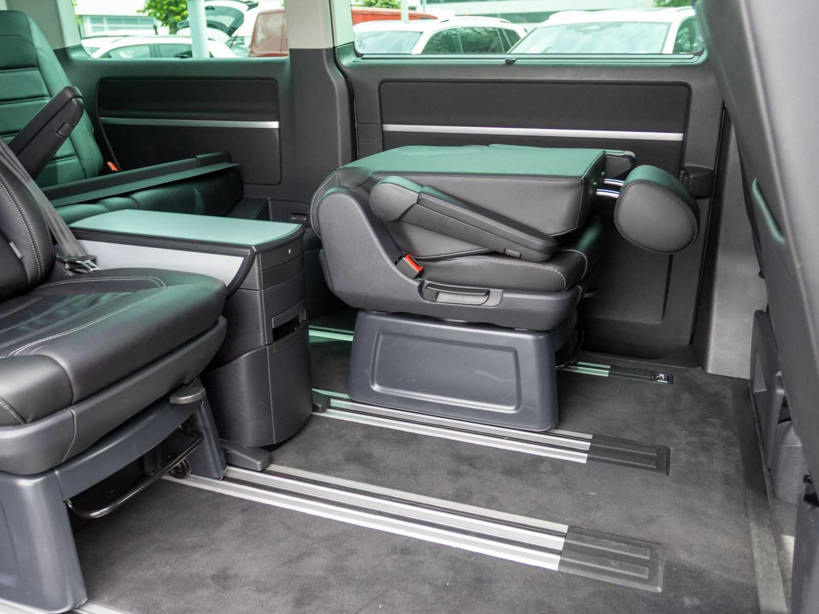 Volkswagen T6.1 Multivan 2.0 TDI DSG 4Motion Comfortline, AHK, Navi, Standheizung, LED