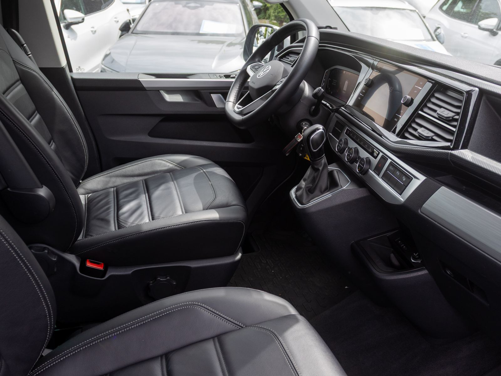 Volkswagen T6.1 Multivan 2.0 TDI DSG 4Motion Comfortline, AHK, Navi, Standheizung, LED