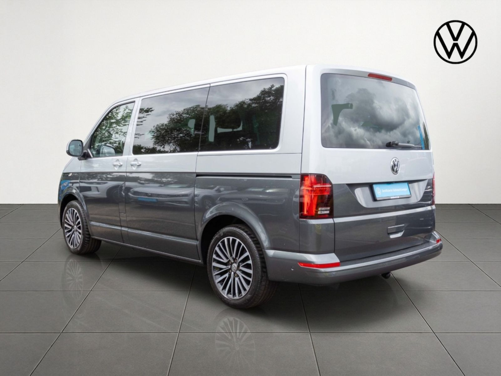 Volkswagen T6.1 Multivan 2.0 TDI DSG 4Motion Comfortline, AHK, Navi, Standheizung, LED