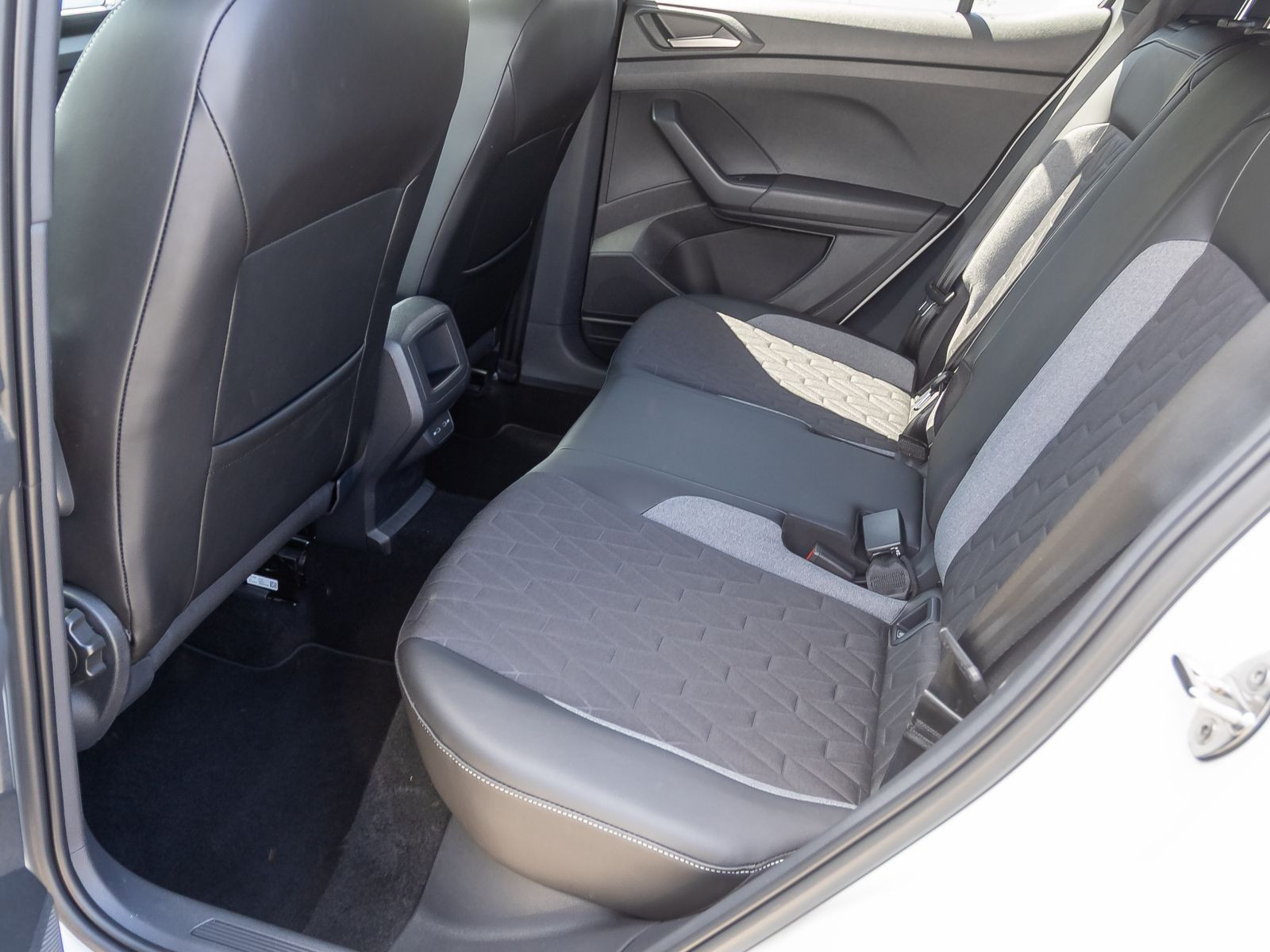 Volkswagen T-Cross 1.0 TSI DSG Goal, AHK, Navi, LED, App-Connect, Ganzjahresreifen