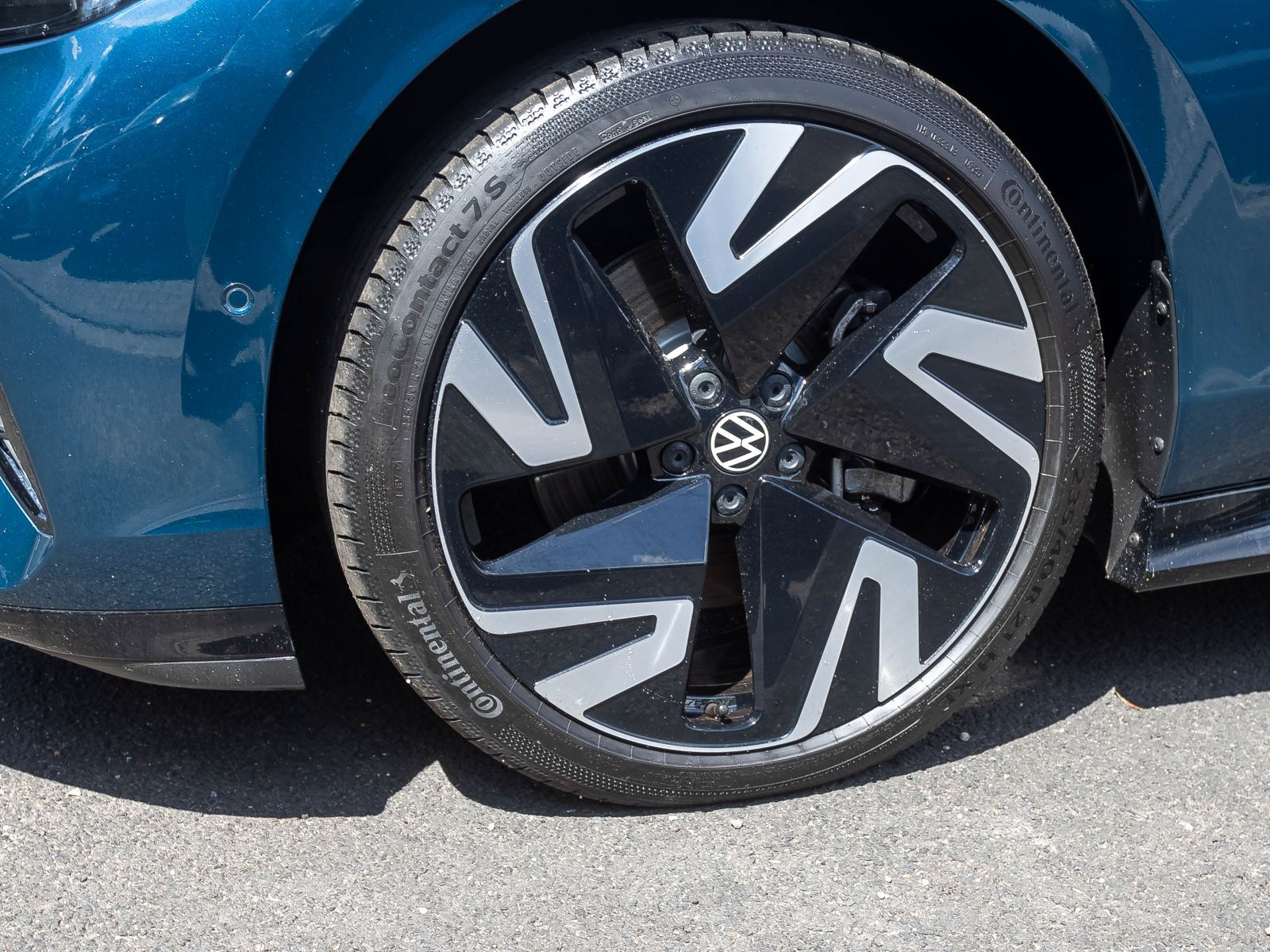 Volkswagen ID.7 Tourer GTX, AHK, Panoramadach, LED-Matrix, Navi, Area View inkl. Rückfahrkamera