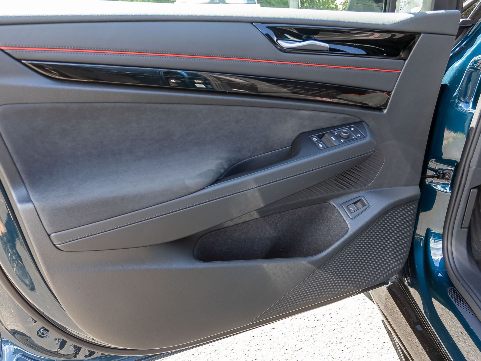 Volkswagen ID.7 Tourer GTX, AHK, Panoramadach, LED-Matrix, Navi, Area View inkl. Rückfahrkamera
