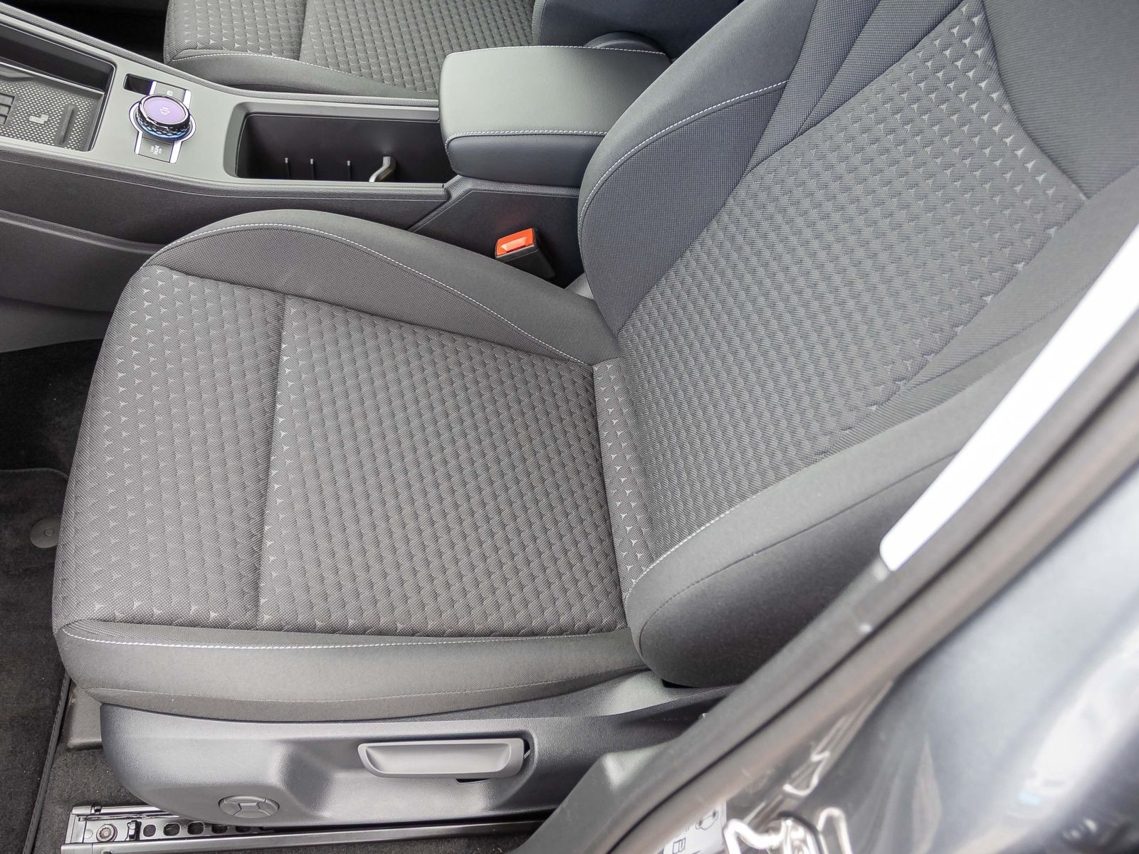 Volkswagen T-Roc 1.5 eTSI DSG Life, Rückfahrkamera, LED, App-Connect, Digital Cockpit