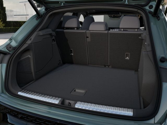 Audi Q3 SUV e-hybrid S line 200kW Pano/ TechPlus / 20" Tripod
