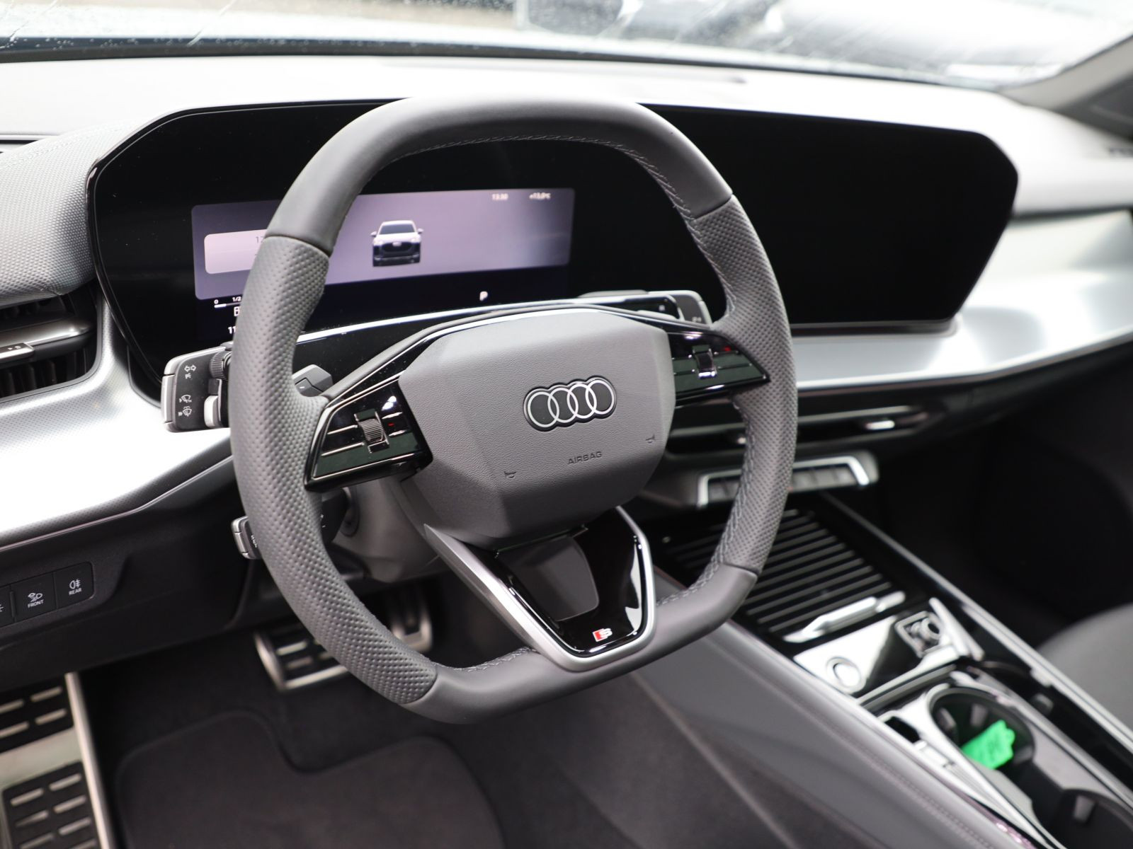 Audi Q3 SUV e-hybrid S line 200kW Pano/ TechPlus / 20" Tripod