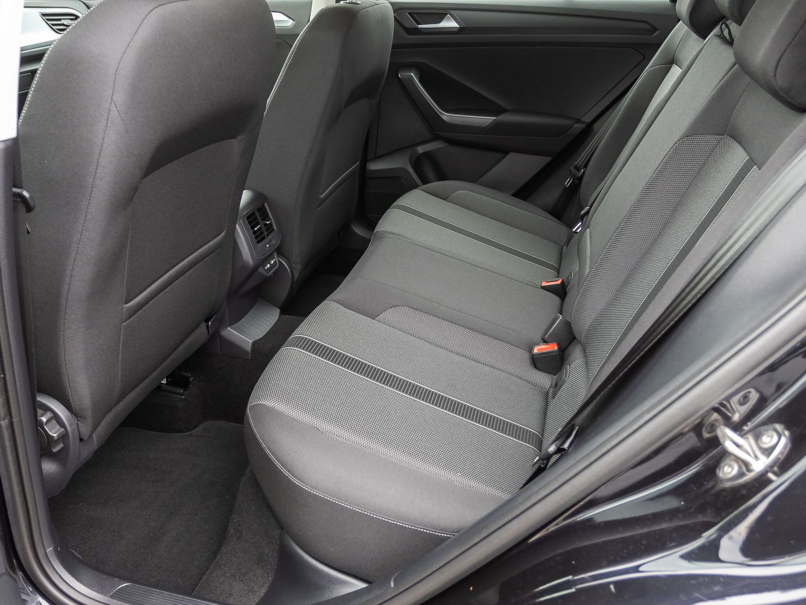 Volkswagen T-Roc Life 1.5TSI DSG Navi LED ACC EPH AHK