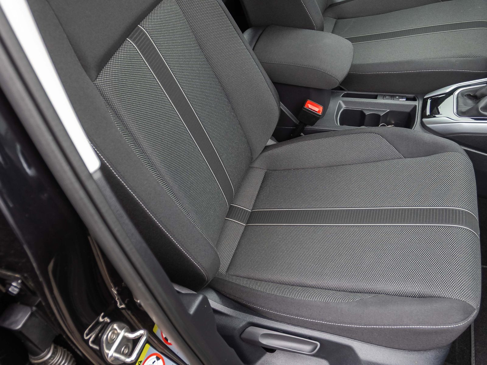 Volkswagen T-Roc Life 1.5TSI DSG Navi LED ACC EPH AHK