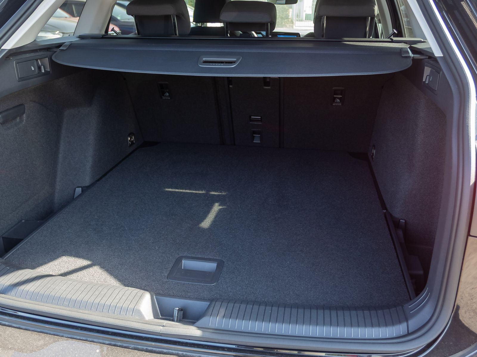 Volkswagen Golf VIII Variant Style 2.0TSI DSG Navi LED ACC
