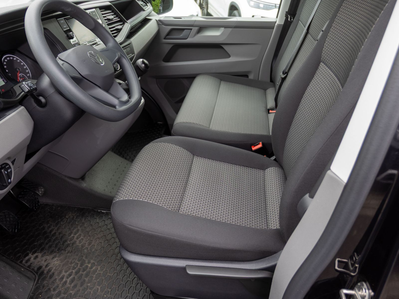 Volkswagen T6.1 Kasten 2.0 TDI langer Radstand, Klima, App-Connect