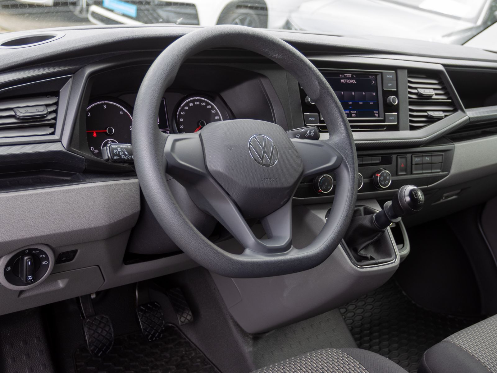 Volkswagen T6.1 Kasten 2.0 TDI langer Radstand, Klima, App-Connect