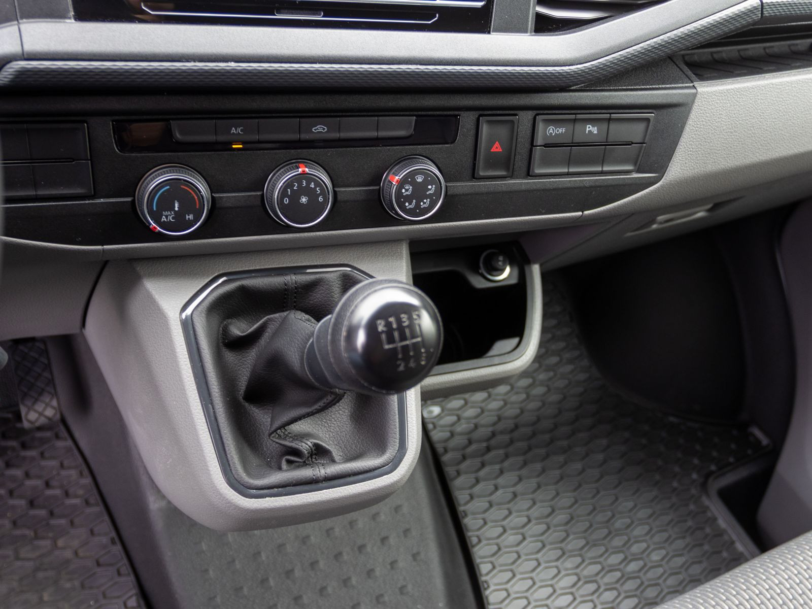 Volkswagen T6.1 Kasten 2.0 TDI langer Radstand, Klima, App-Connect
