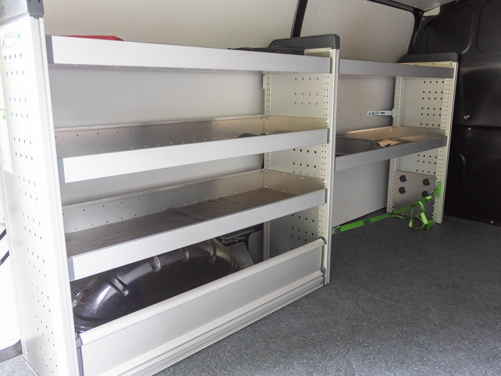 Volkswagen T6.1 Kasten 2.0 TDI langer Radstand, Klima, App-Connect