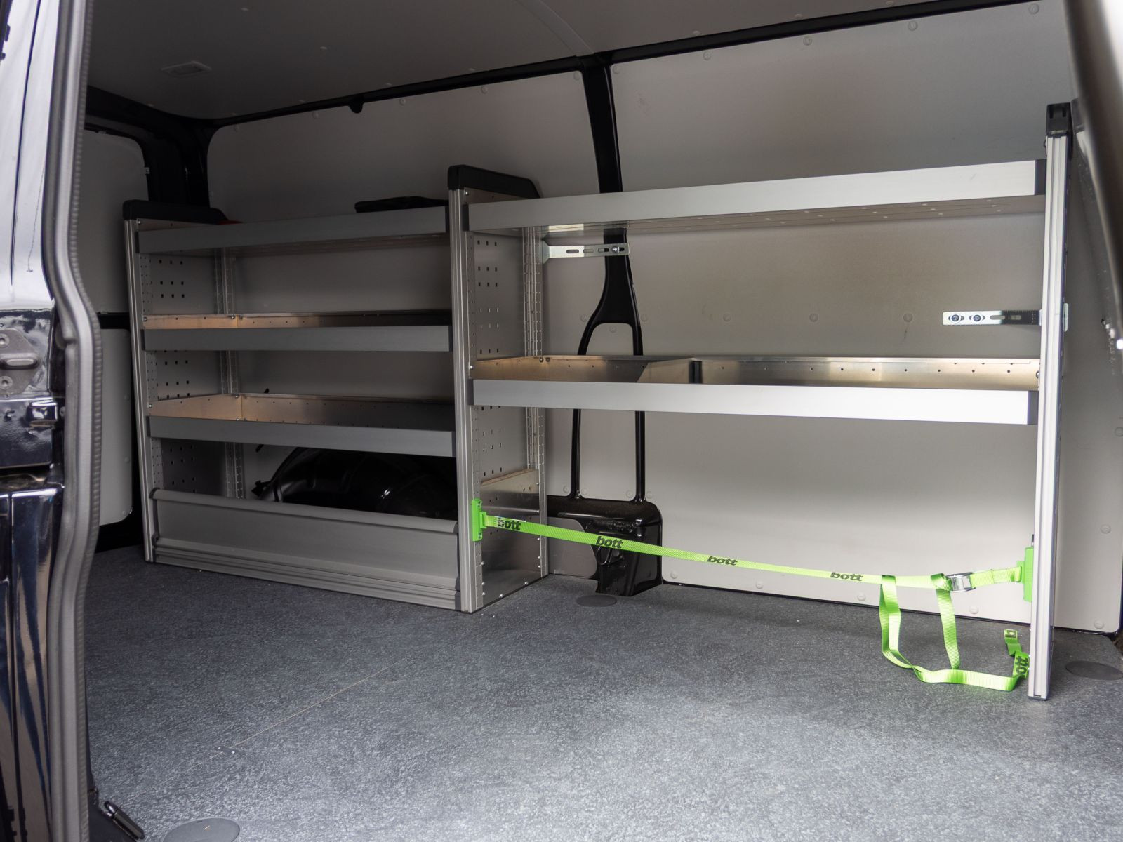 Volkswagen T6.1 Kasten 2.0 TDI langer Radstand, Klima, App-Connect