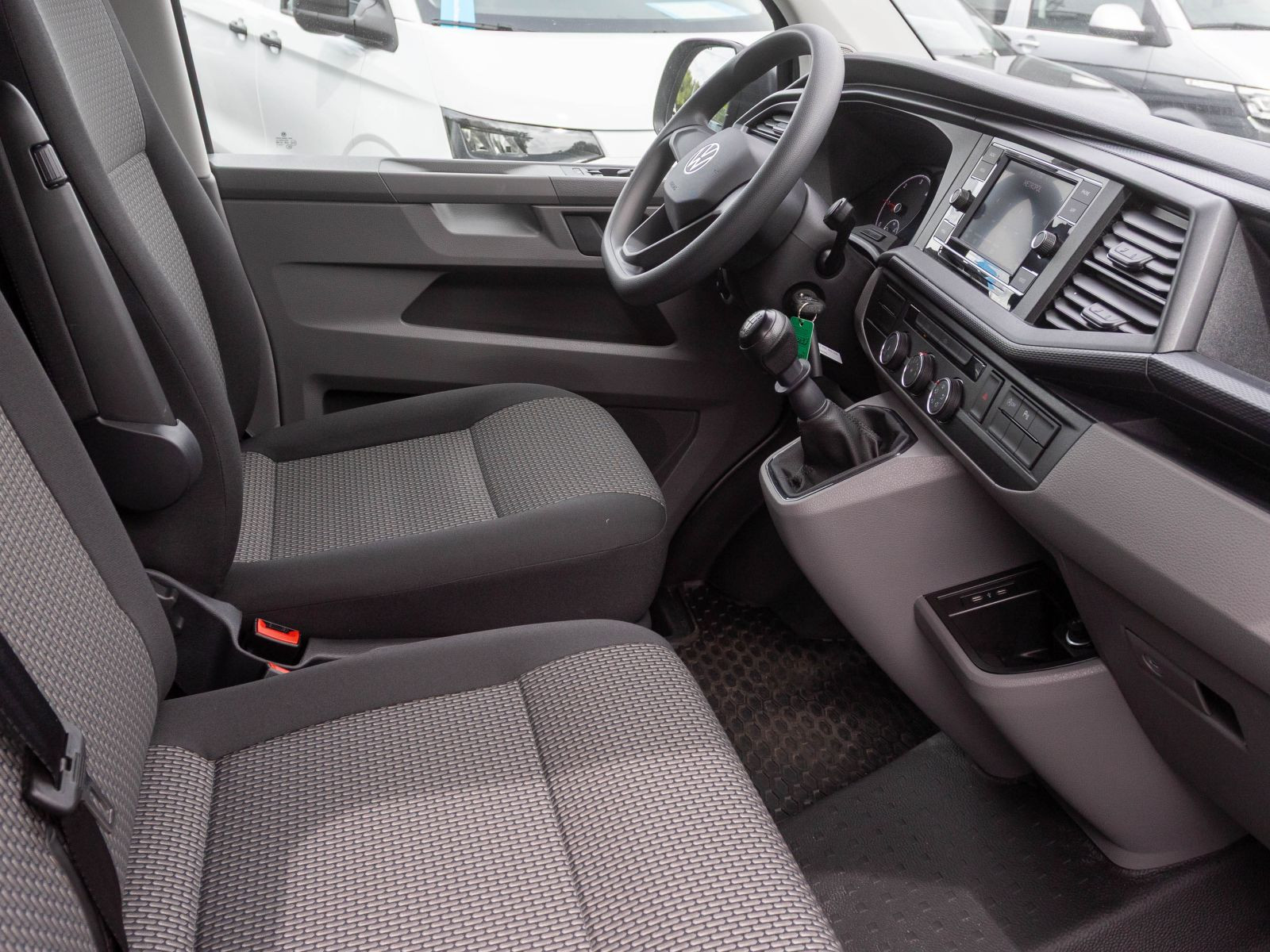 Volkswagen T6.1 Kasten 2.0 TDI langer Radstand, Klima, App-Connect