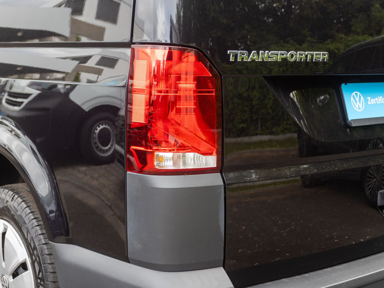Volkswagen T6.1 Kasten 2.0 TDI langer Radstand, Klima, App-Connect