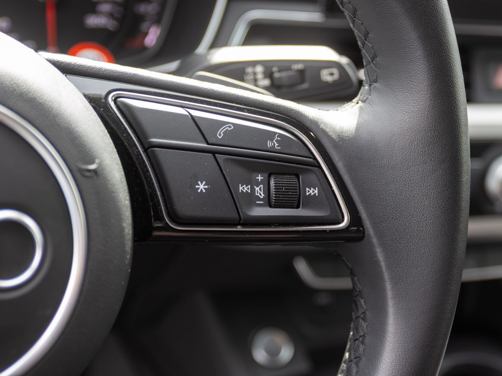 Audi A4 Avant Advanced 35TDI Stronic Navi LED AHK GRA