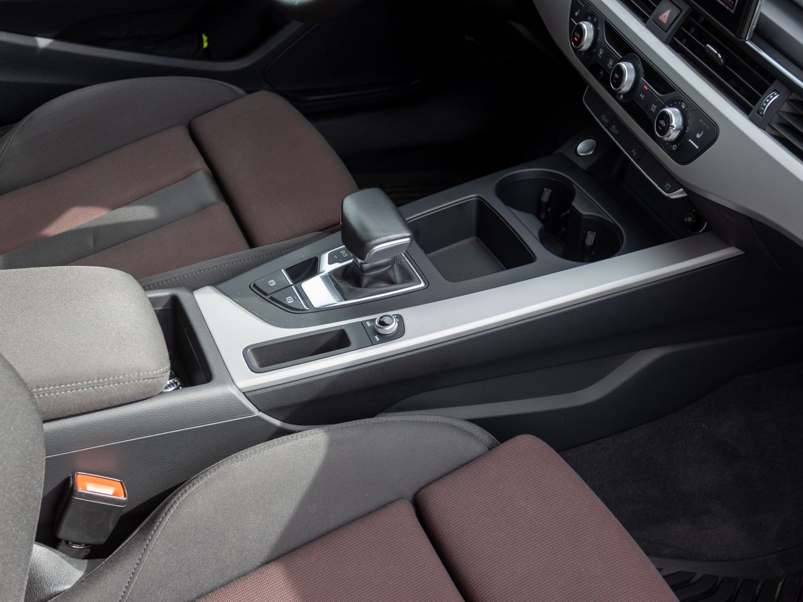 Audi A4 Avant Advanced 35TDI Stronic Navi LED AHK GRA