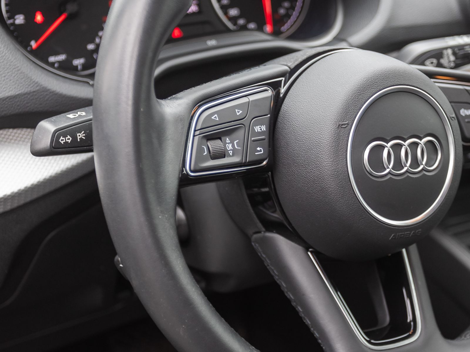 Audi Q2 Advanced 35TFSI Stronic LED CarPlay GRA EPH