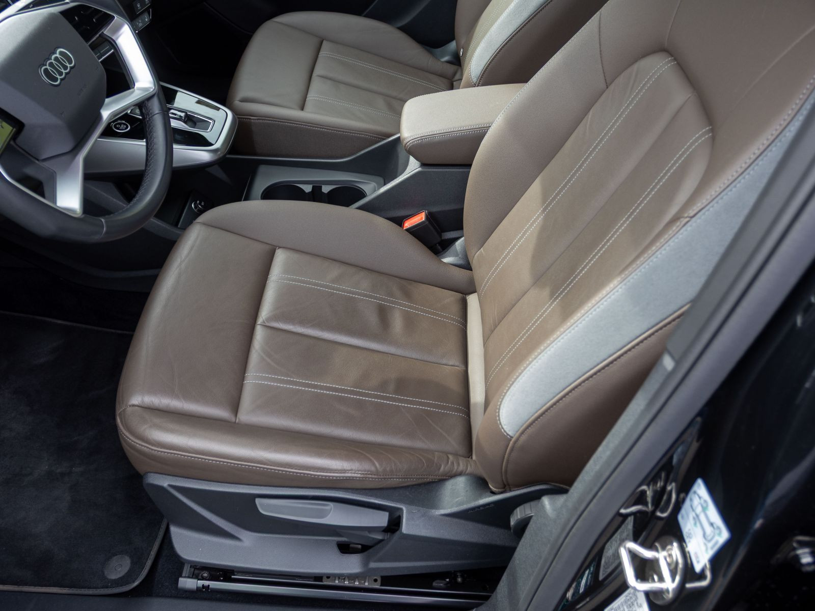 Audi Q4 Sportback e-tron 35 Navi Standklima LED GRA EPH