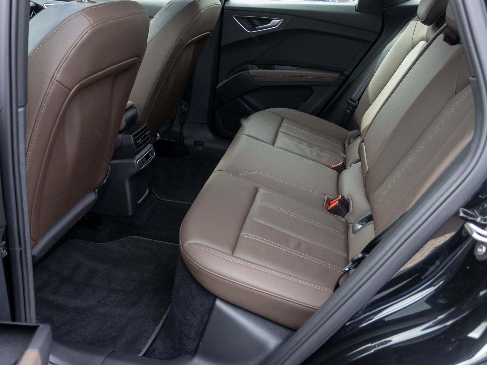 Audi Q4 Sportback e-tron 35 Navi Standklima LED GRA EPH