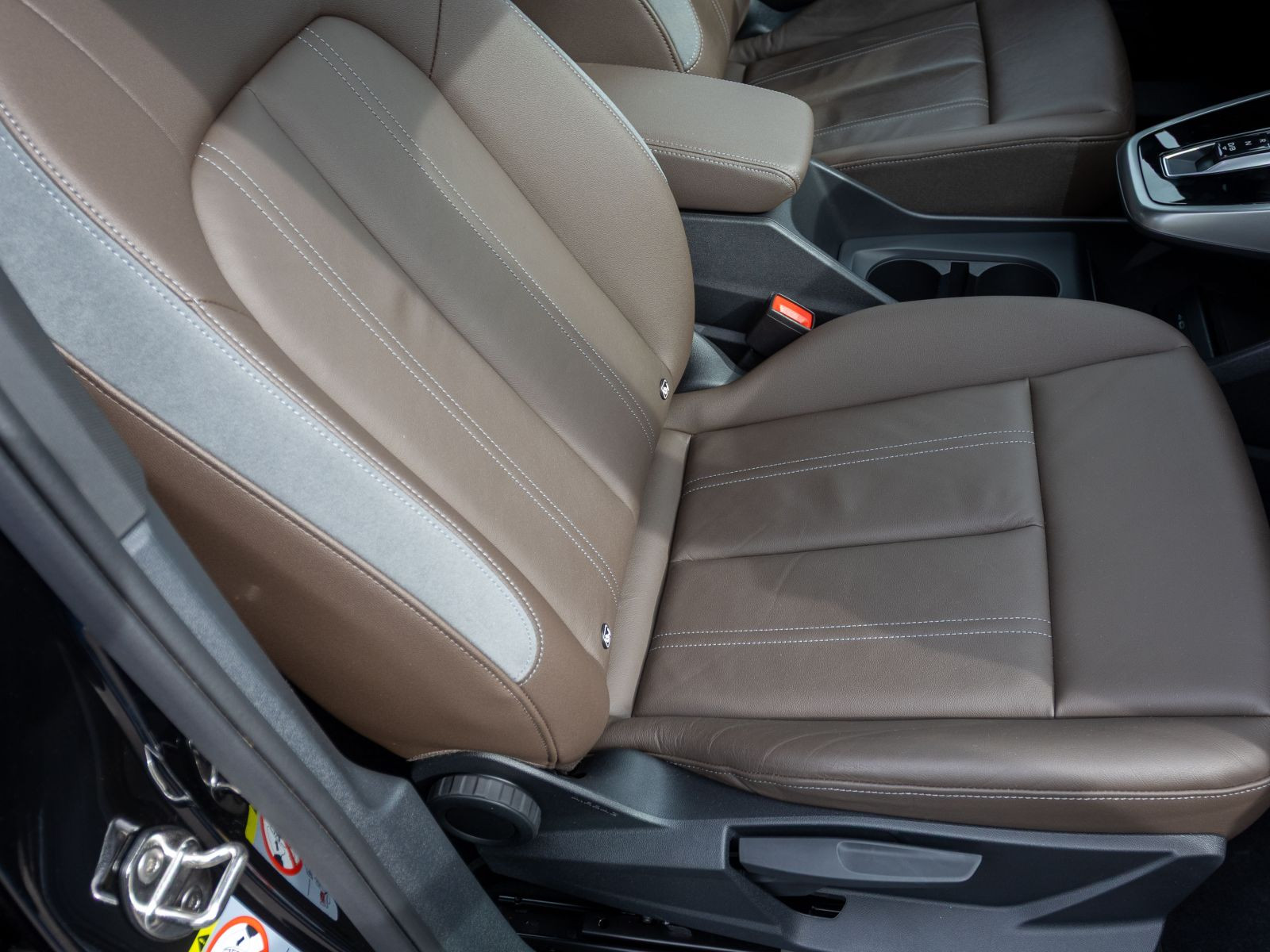 Audi Q4 Sportback e-tron 35 Navi Standklima LED GRA EPH