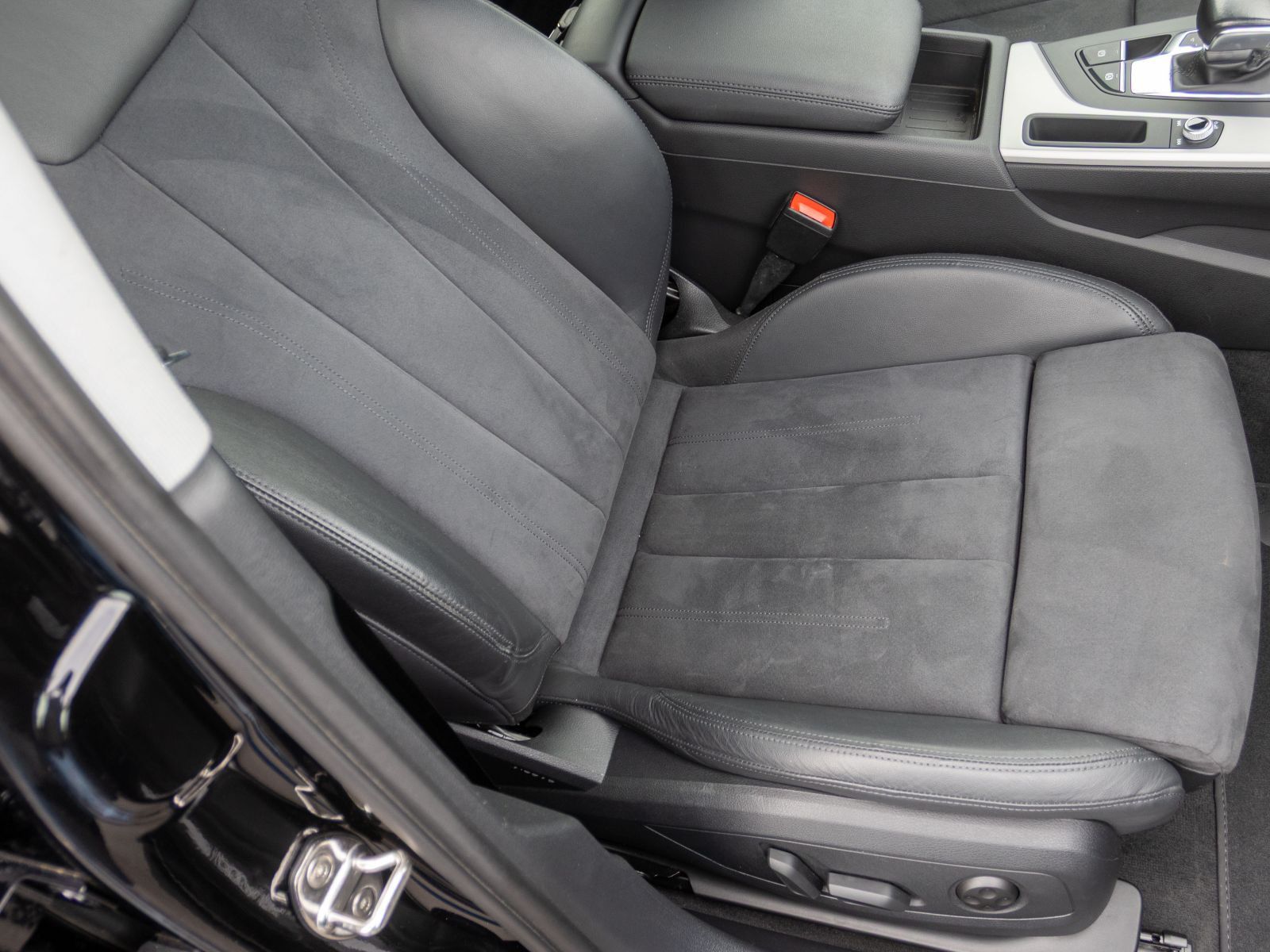 Audi A4 allroad 40TDI qu Stronic Navi LED ACC AHK EPH