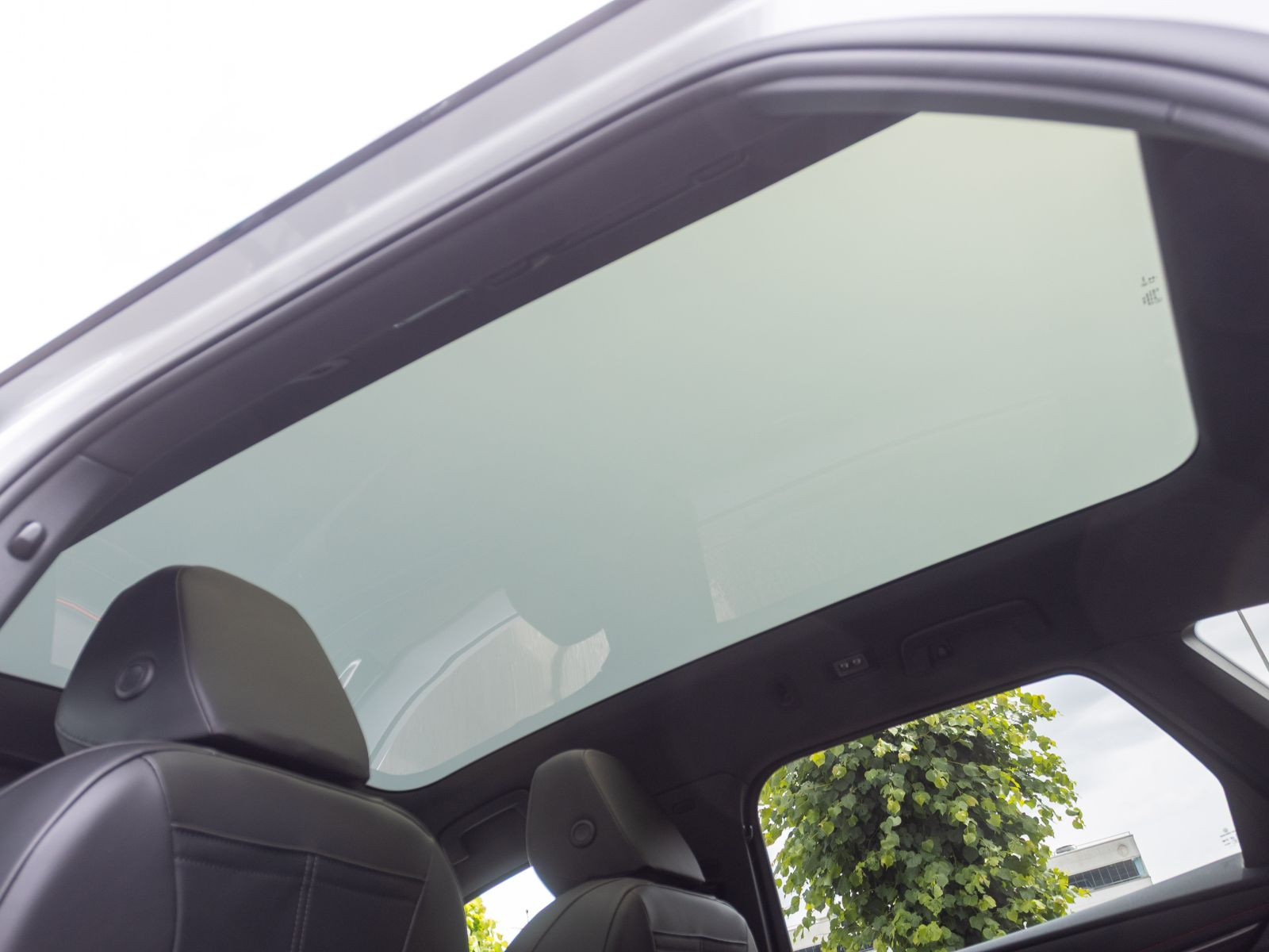 Volkswagen ID.7 Tourer GTX, Panoramadach, AHK, Navi, LED-Matrix, App-Connect