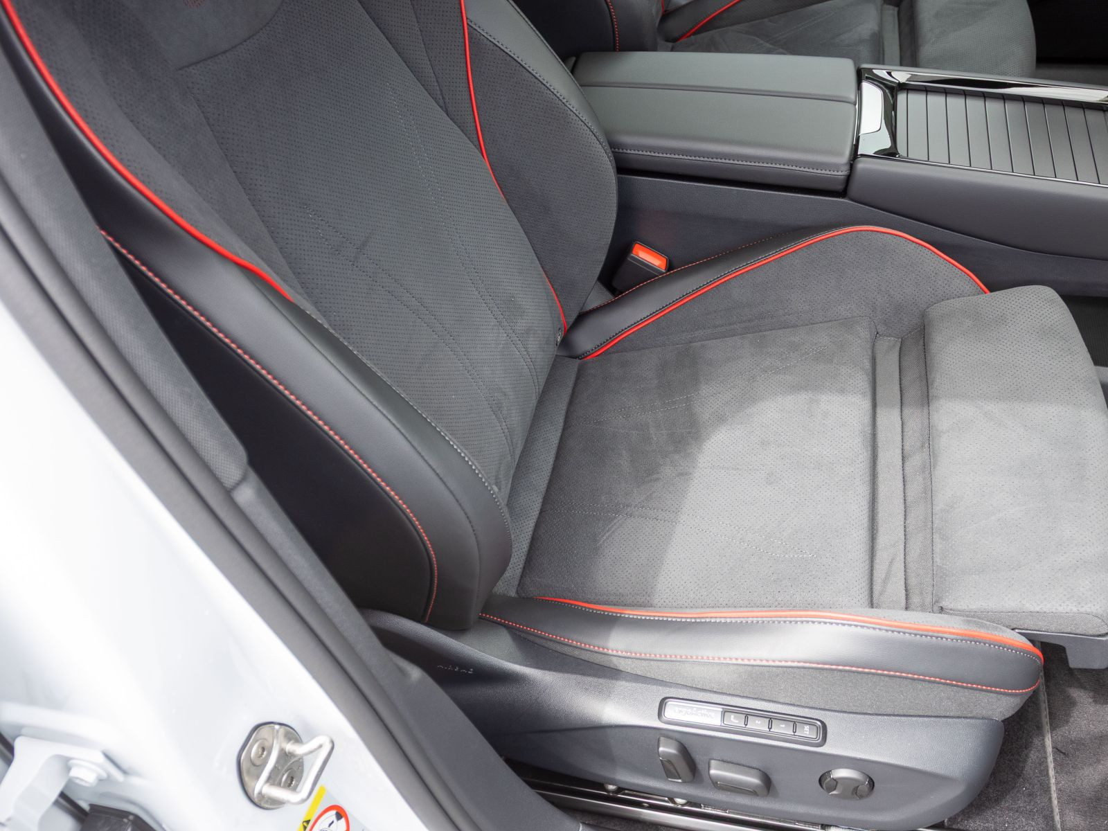 Volkswagen ID.7 Tourer GTX, Panoramadach, AHK, Navi, LED-Matrix, App-Connect