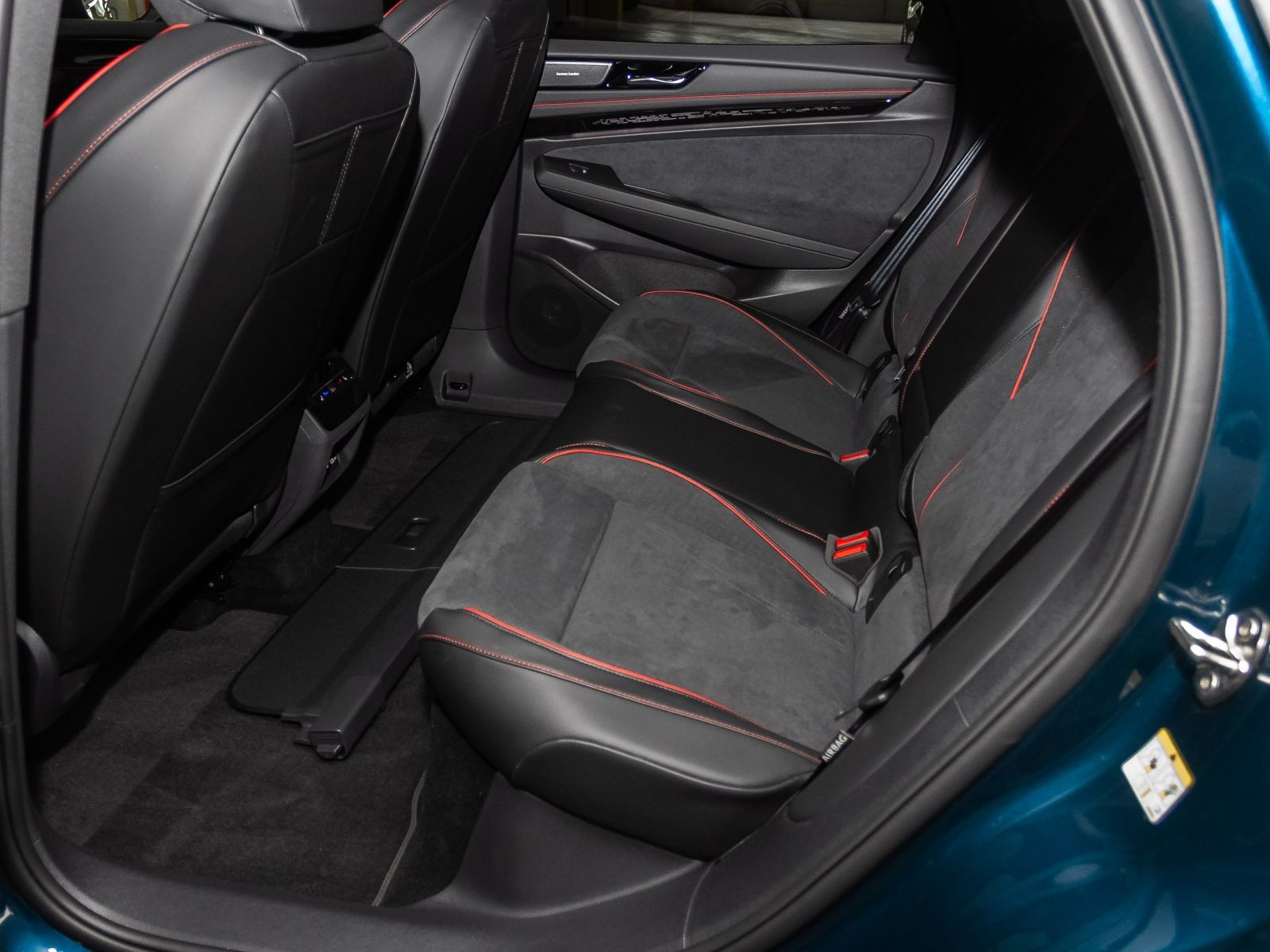 Volkswagen ID.7 Tourer GTX, Panoramadach, AHK, Mavi, LED-Matrix, Soundsystem